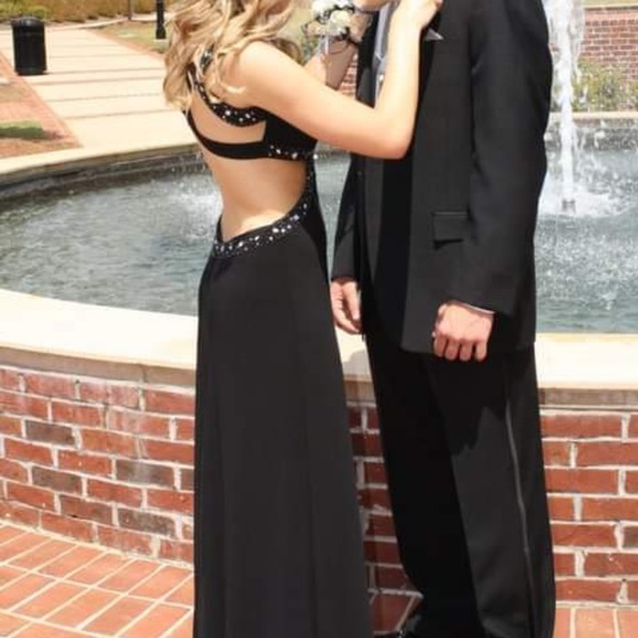 Prom Dresses & Skirts - Gorgeous black prom dress 💕